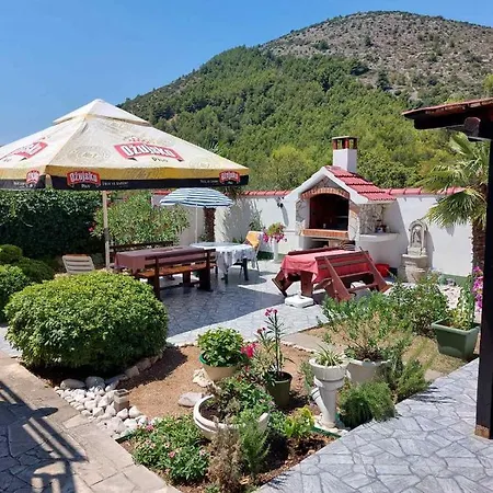 Апартаменты Sandra 1 Заострог