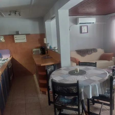 Апартаменты Sandra 1