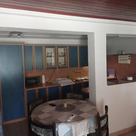 Апартаменты Sandra 1 Заострог