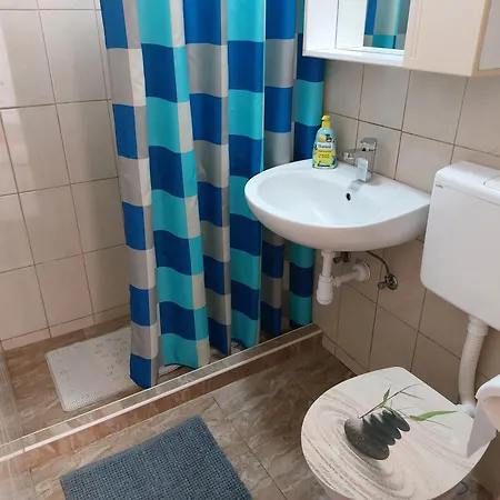 Sandra 1 Заострог