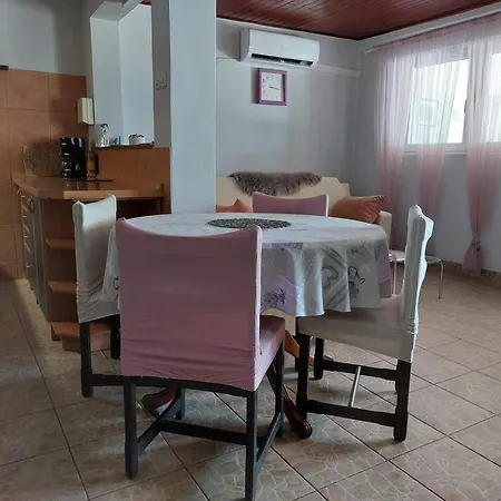 Sandra 1 Апартаменты